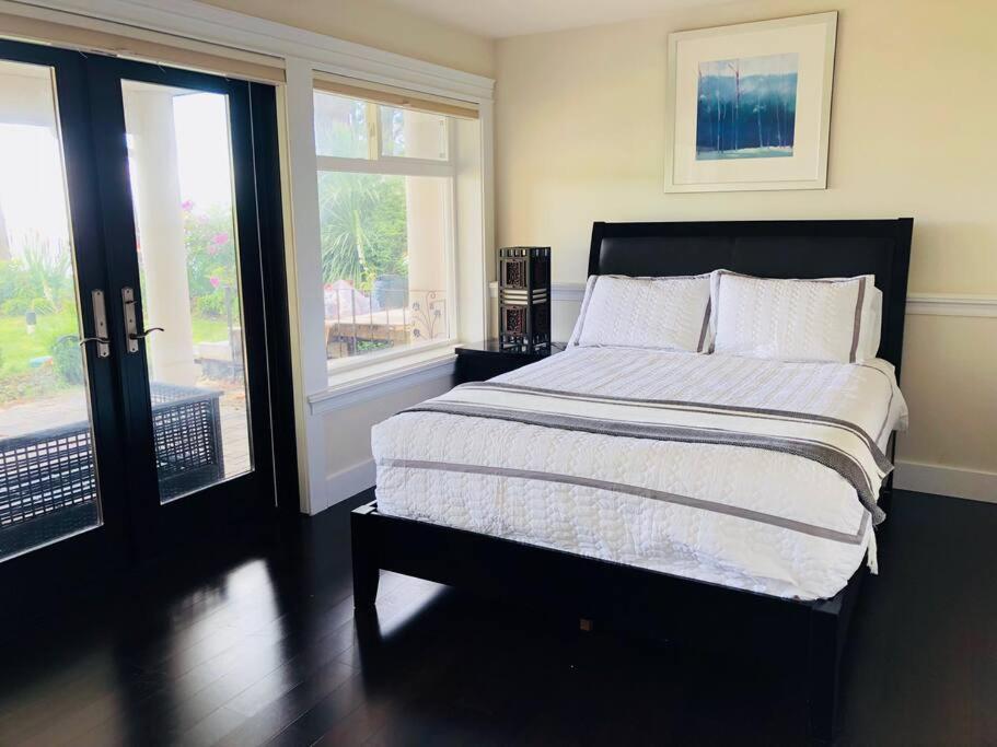 Saanichton Waterfront 2Br Suite With Superb Views エクステリア 写真